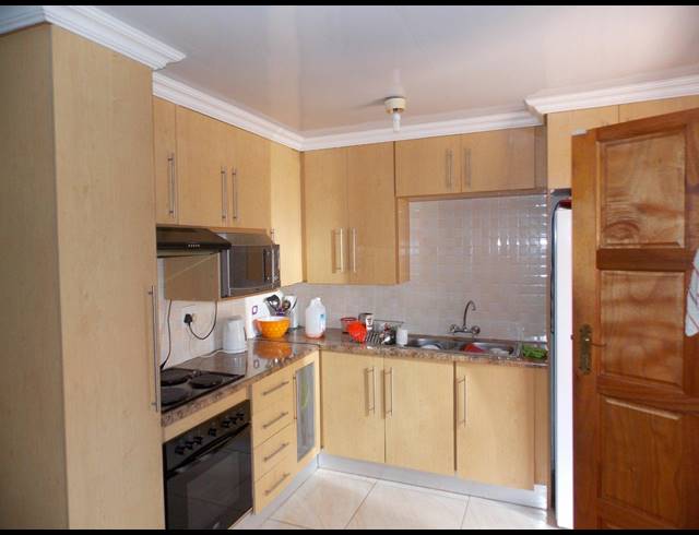 3 BEDROOM HOUSE SOLD IN THE ORCHARDS